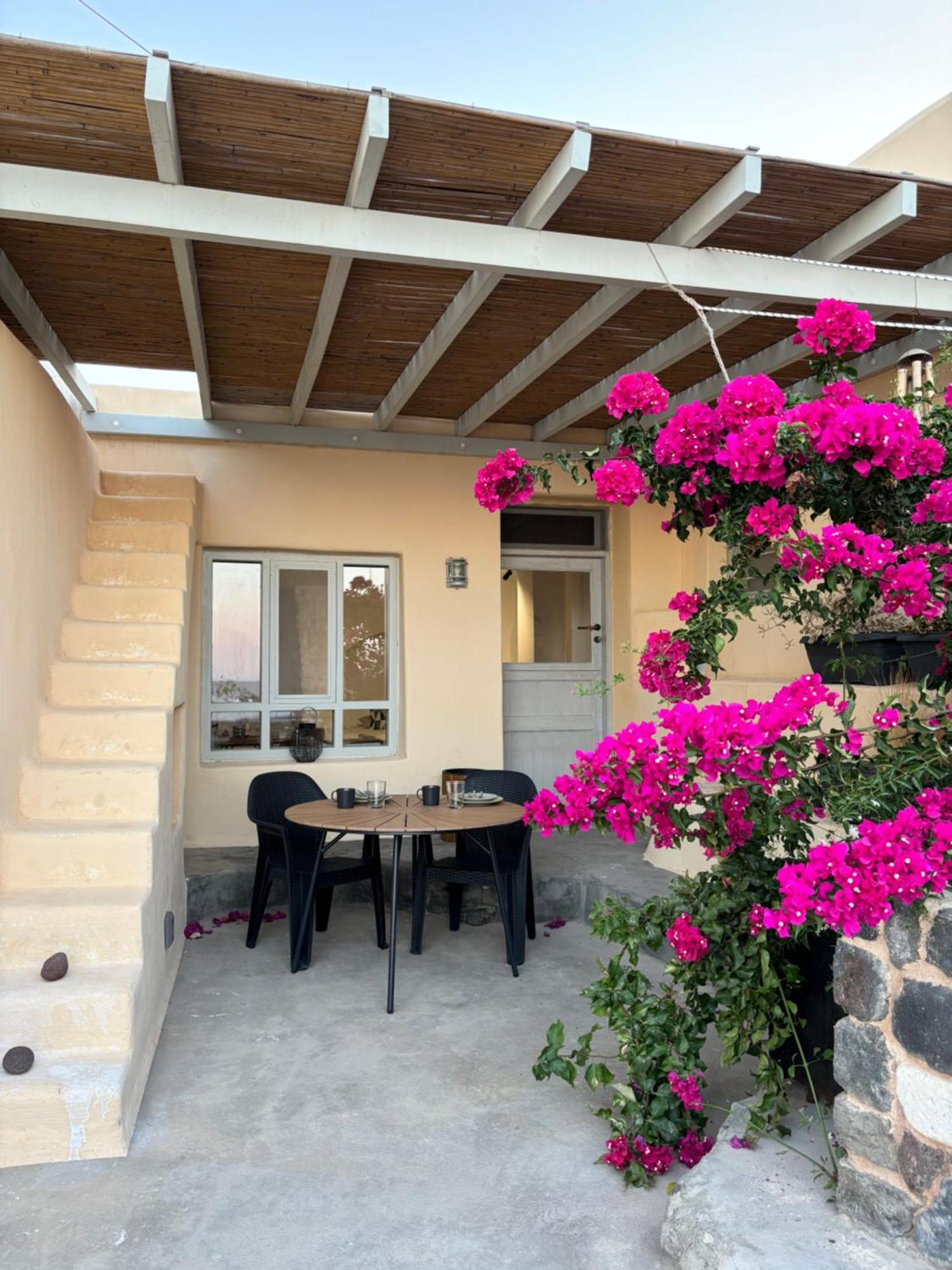 Villa Geminos Complex Kamari (Santorini)